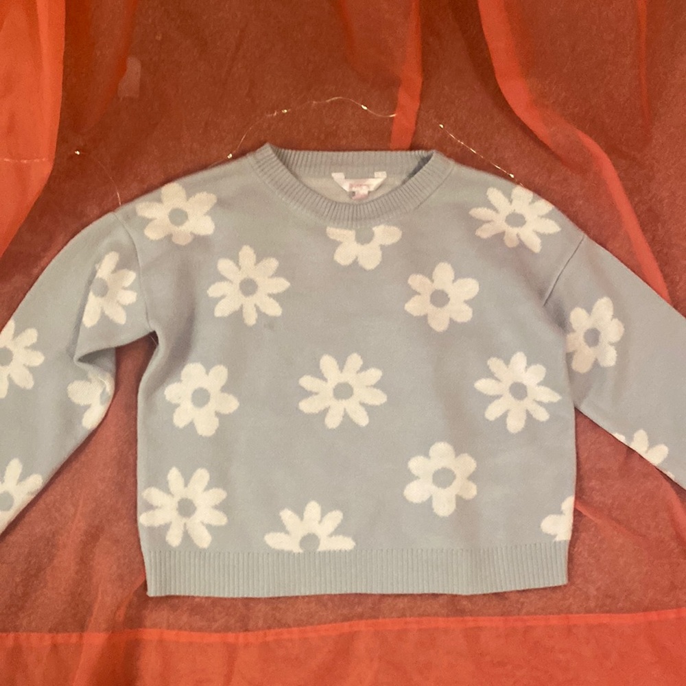 I’m Selling this long sleeve from no boundaries!